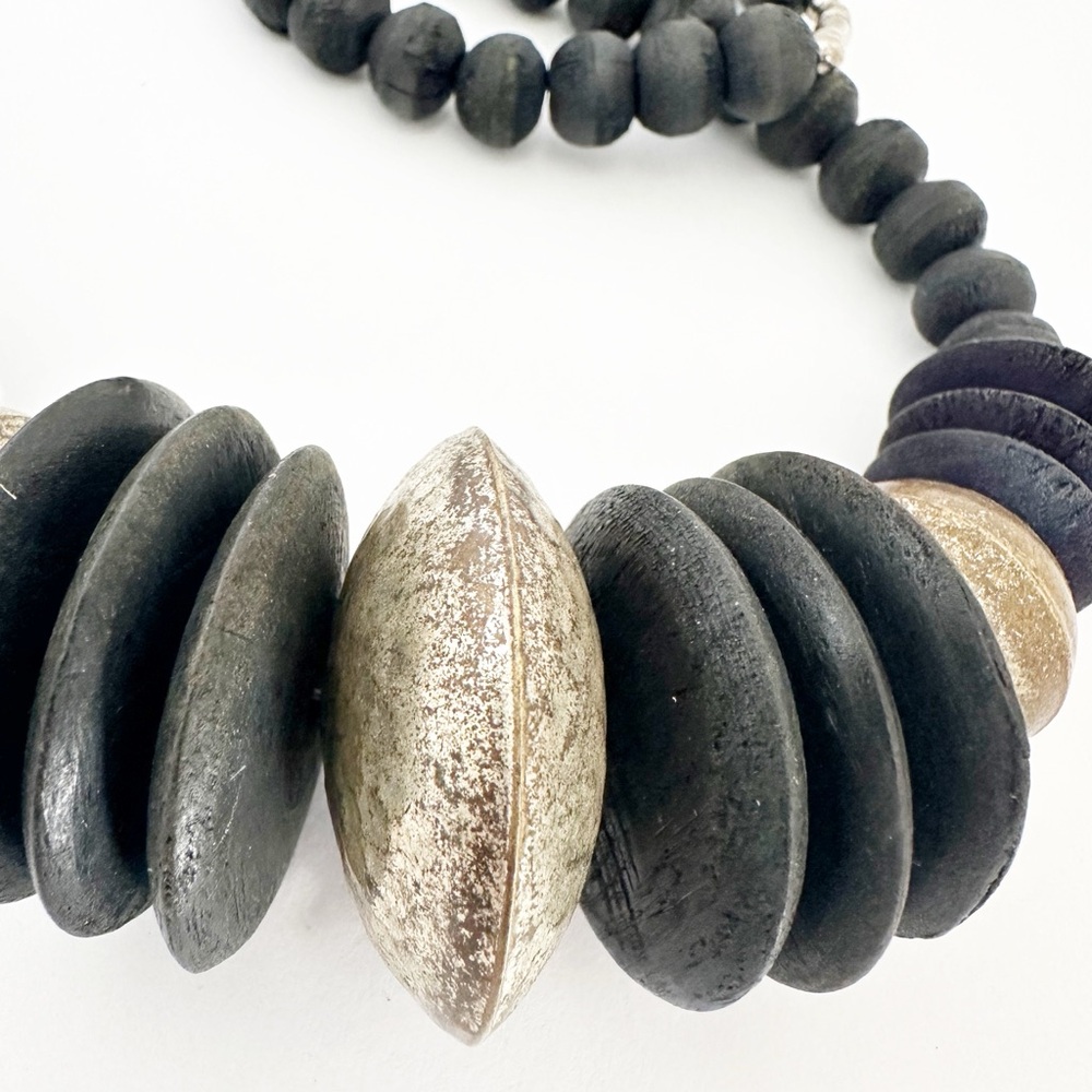 Vintage Chunky Wood and Silver-Tone Metal Bead Necklace Boho Chic - Picture 4 of 6